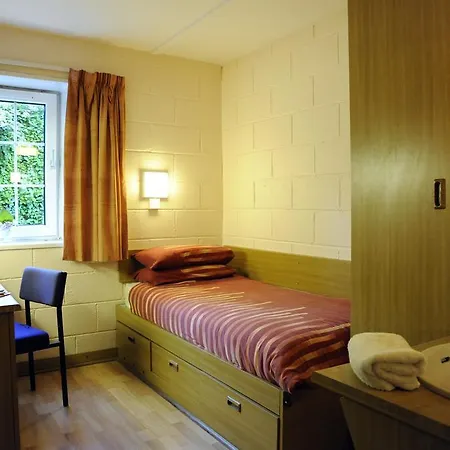 Brookfield Holiday Village *