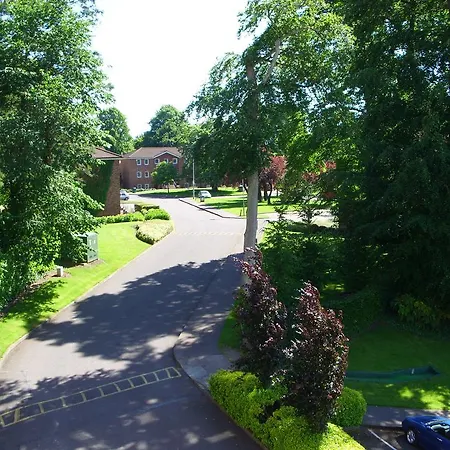 Brookfield Holiday Village Apartment