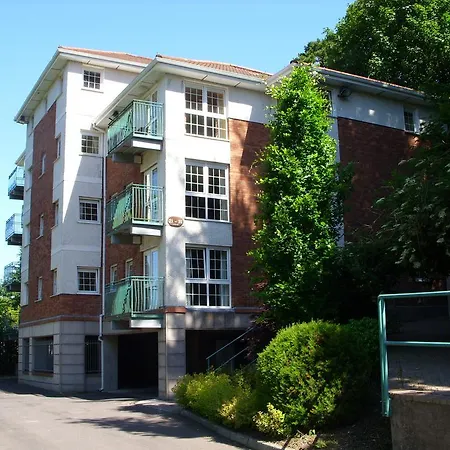 Brookfield Holiday Village Apartment *